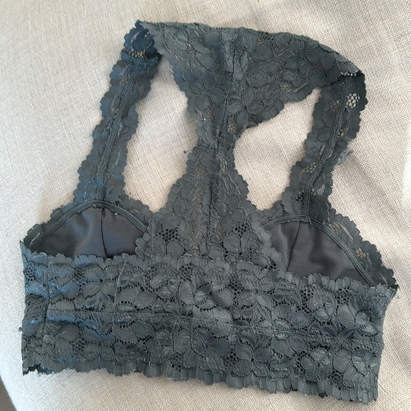 Gray lace bralette - Picture 2 of 3